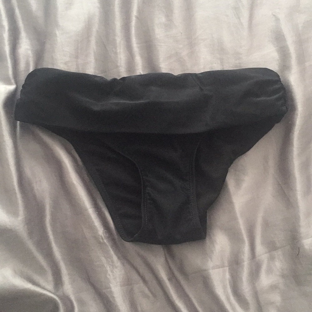 NWT banded top bikini bottoms